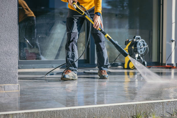 Best Garage Pressure Washing  in Russellville, AR